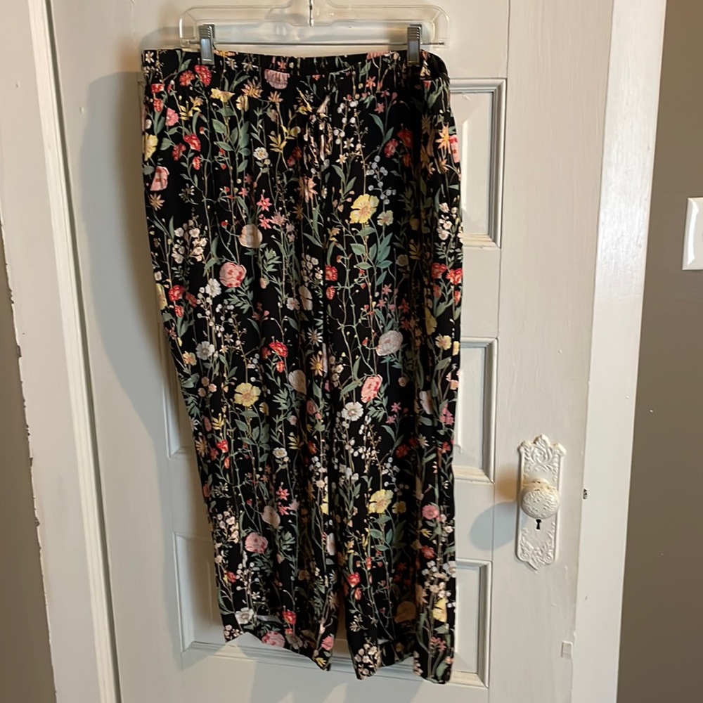 Floral wide leg pants